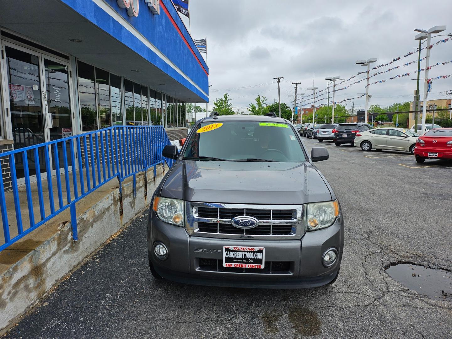 2012 GRAY Ford Escape XLT FWD (1FMCU0D79CK) with an 2.5L L4 DOHC 16V engine, 6-Speed Automatic transmission, located at 7600 S Western Ave., Chicago, IL, 60620, (773) 918-3980, 0.000000, 0.000000 - Photo#2